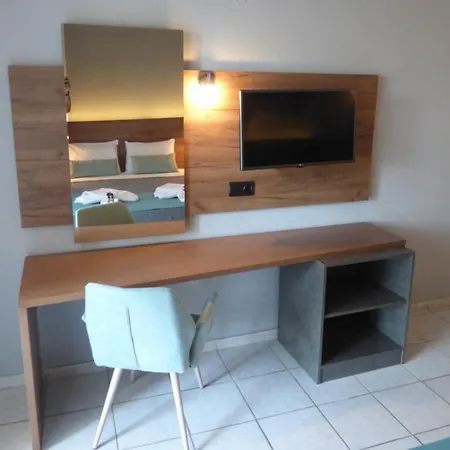 Poledas Apartmanhotel Jeorjúpoli